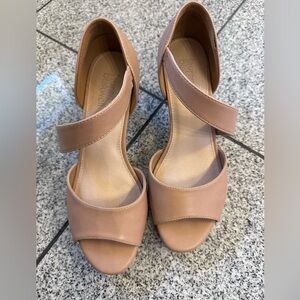 Buckley & Baker Tan Women's Heels